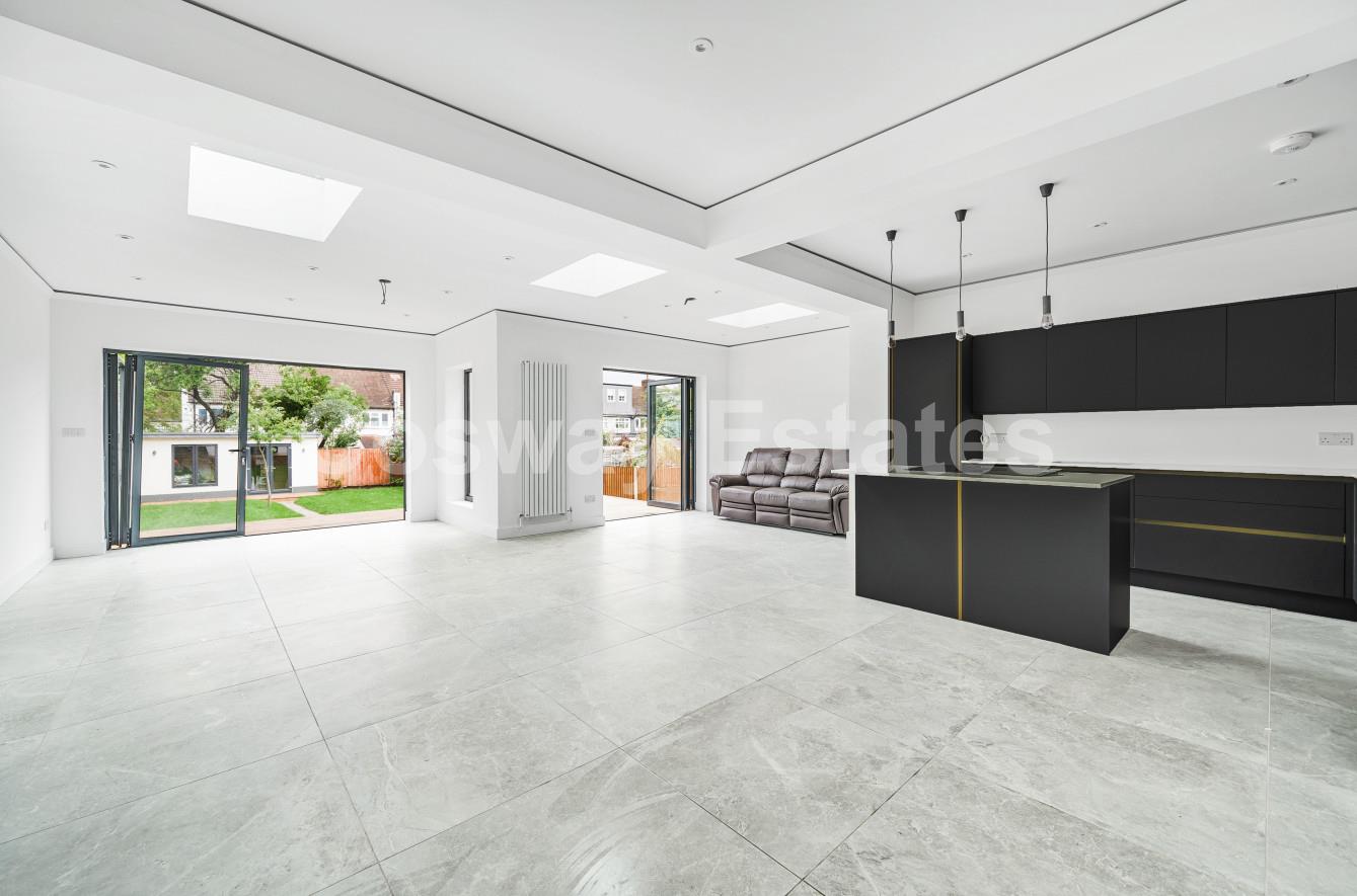 Sylvan Avenue, Mill Hill